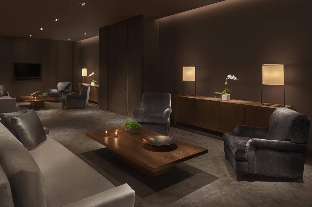 The Times Square Edition Нью-Йорк Екстер'єр фото The lounge at the airport