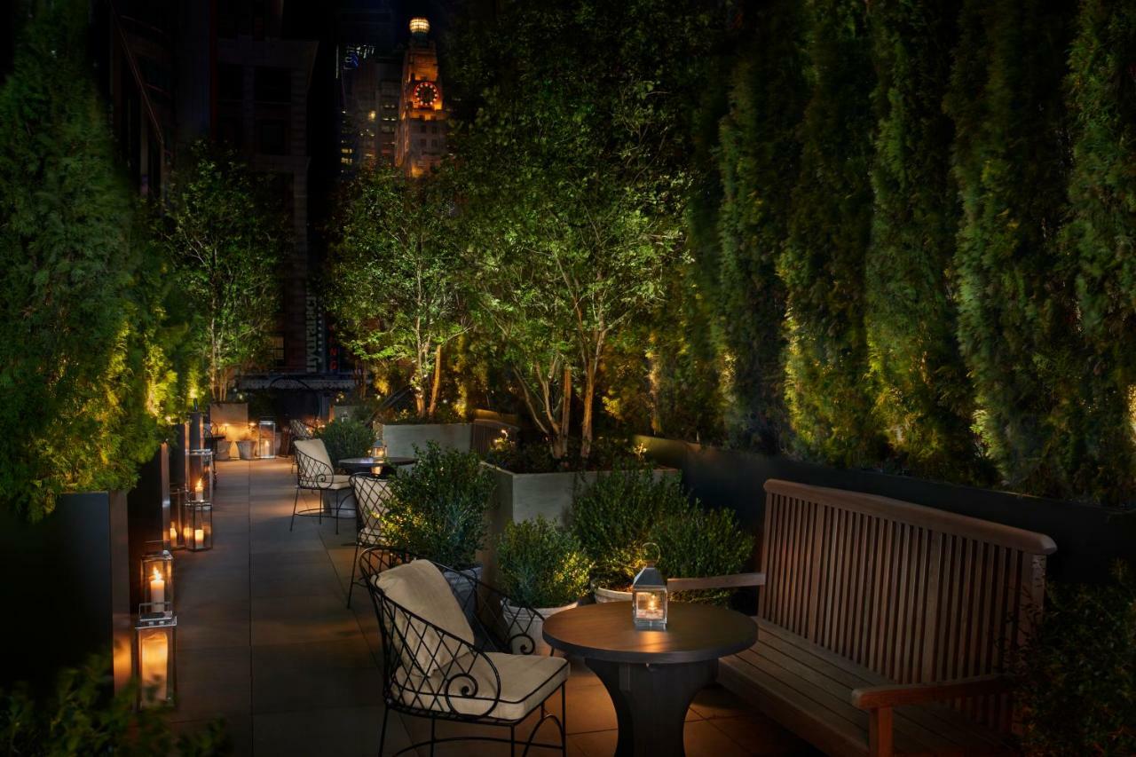 The Times Square Edition Нью-Йорк Екстер'єр фото The Garden at Night